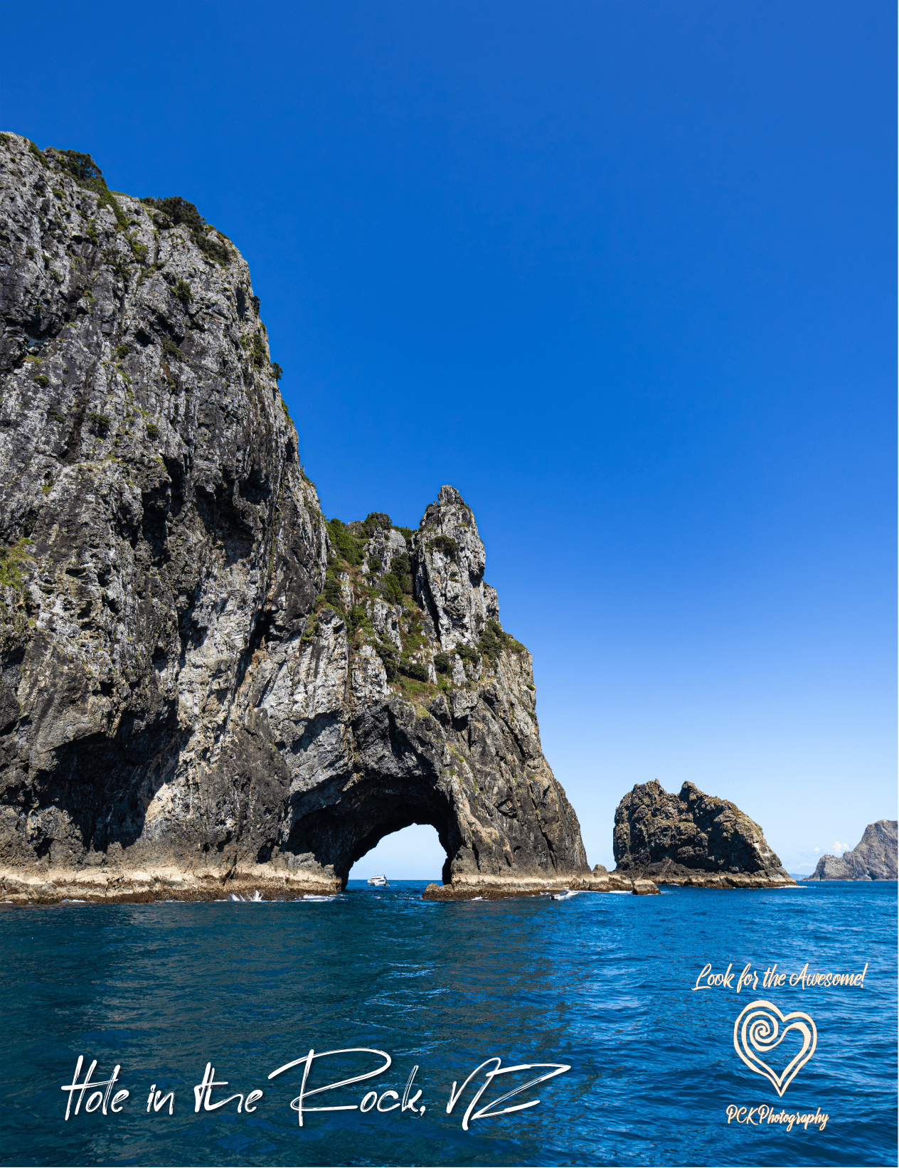 Hole in the Rock Portrait - Magnetic Postcard - PCK Photography