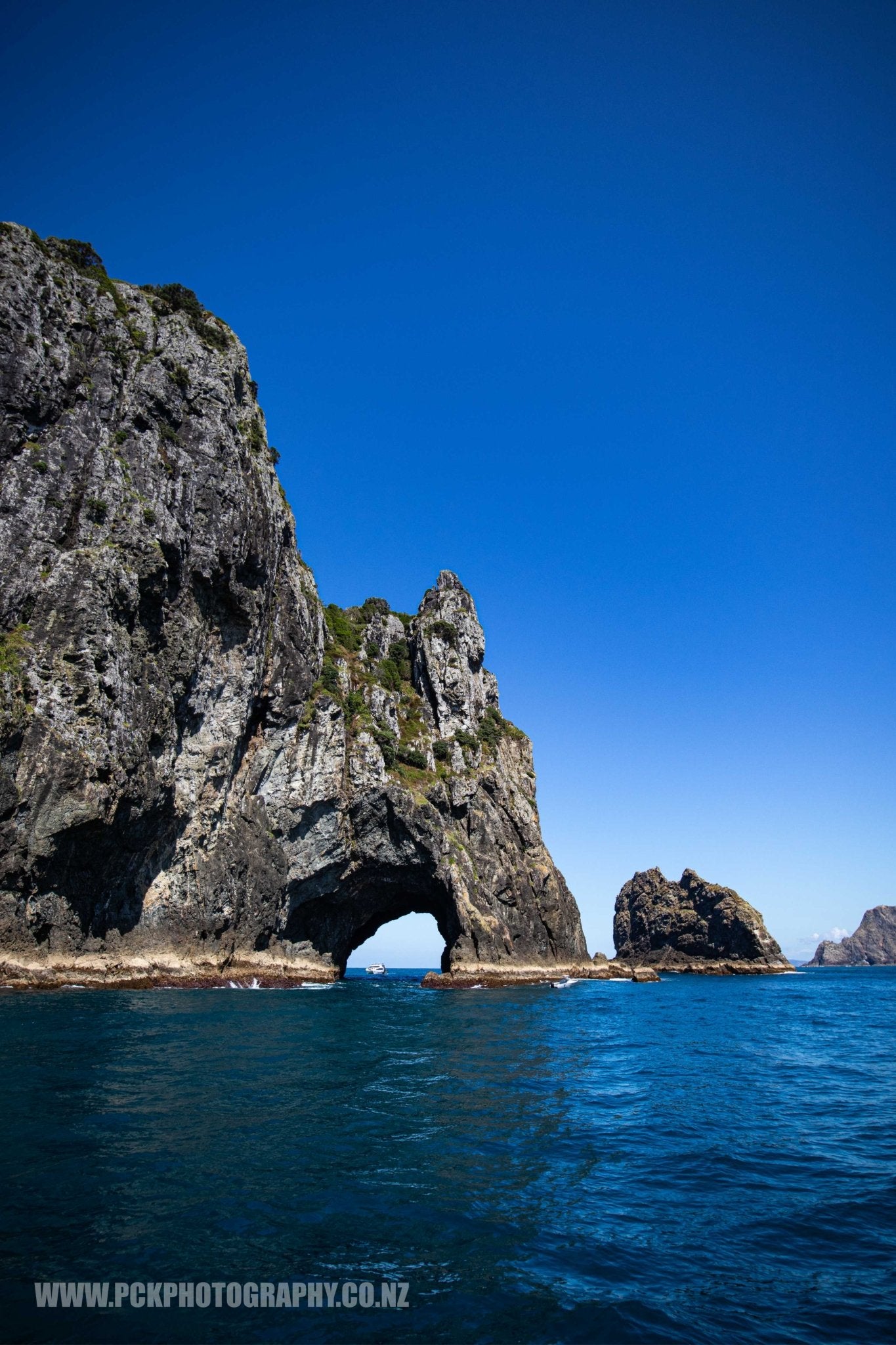 Hole in the Rock Shower Curtain 120cm x 180cm - PCK Photography